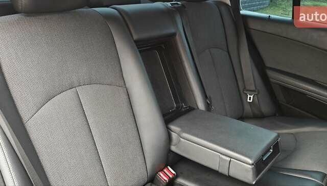 Черный Мерседес Е-Класс, объемом двигателя 2.2 л и пробегом 325 тыс. км за 9900 $, фото 22 на Automoto.ua