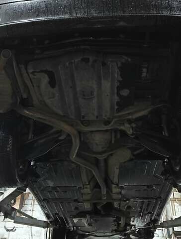 Черный Мерседес Е-Класс, объемом двигателя 2.2 л и пробегом 325 тыс. км за 9900 $, фото 18 на Automoto.ua