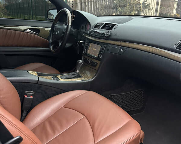 Черный Мерседес Е-Класс, объемом двигателя 2.15 л и пробегом 260 тыс. км за 11777 $, фото 33 на Automoto.ua