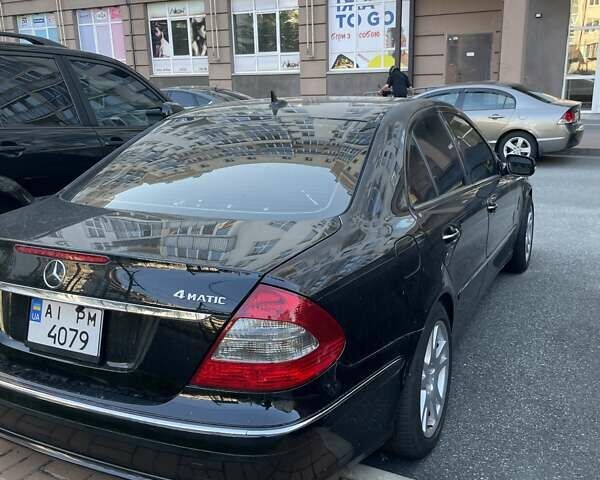 Черный Мерседес Е-Класс, объемом двигателя 3.5 л и пробегом 216 тыс. км за 7600 $, фото 4 на Automoto.ua