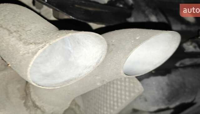 Черный Мерседес Е-Класс, объемом двигателя 2.2 л и пробегом 325 тыс. км за 9900 $, фото 15 на Automoto.ua