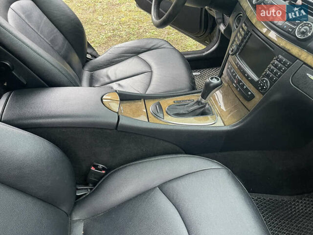 Чорний Мерседес Е-Клас, об'ємом двигуна 2.99 л та пробігом 374 тис. км за 4700 $, фото 25 на Automoto.ua