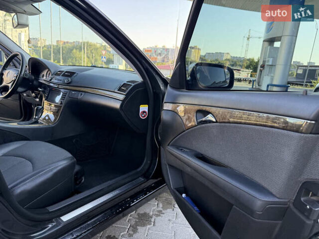 Черный Мерседес Е-Класс, объемом двигателя 2.5 л и пробегом 250 тыс. км за 6450 $, фото 24 на Automoto.ua