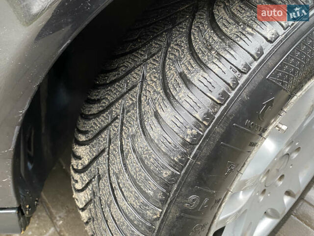 Черный Мерседес Е-Класс, объемом двигателя 2.2 л и пробегом 297 тыс. км за 8900 $, фото 17 на Automoto.ua