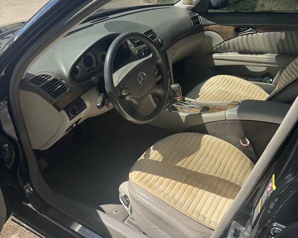 Чорний Мерседес Е-Клас, об'ємом двигуна 3.5 л та пробігом 312 тис. км за 6950 $, фото 29 на Automoto.ua