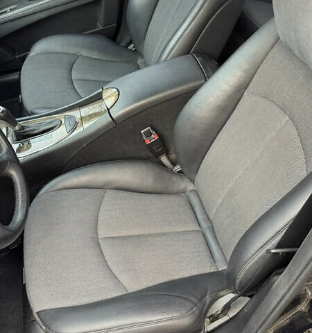 Чорний Мерседес Е-Клас, об'ємом двигуна 1.8 л та пробігом 125 тис. км за 10000 $, фото 7 на Automoto.ua