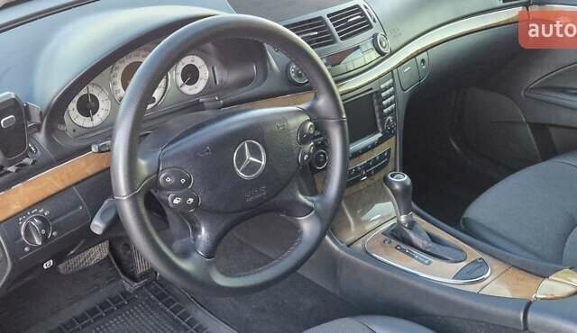 Чорний Мерседес Е-Клас, об'ємом двигуна 2.15 л та пробігом 263 тис. км за 9999 $, фото 28 на Automoto.ua