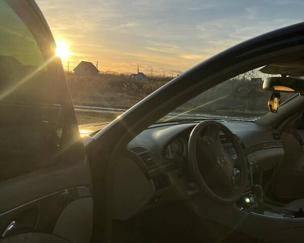 Мерседес Е-Класс 2008 в Киеве на Automoto.ua Черный Мерседес Е-Класс, объемом двигателя 3 л и пробегом 239 тыс. км за 11199 $, фото 11 на Automoto.ua
