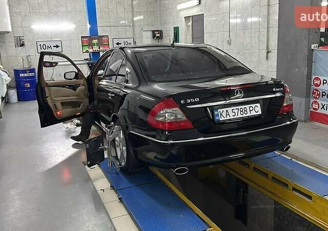 Черный Мерседес Е-Класс, объемом двигателя 3.5 л и пробегом 211 тыс. км за 13000 $, фото 1 на Automoto.ua