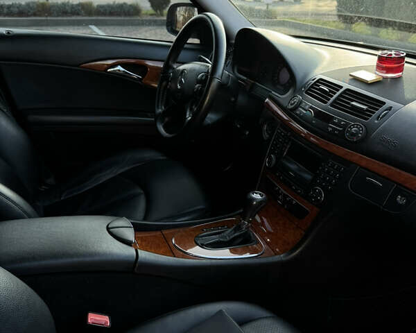 Чорний Мерседес Е-Клас, об'ємом двигуна 2.15 л та пробігом 380 тис. км за 10200 $, фото 36 на Automoto.ua