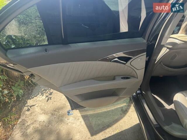 Чорний Мерседес Е-Клас, об'ємом двигуна 3.5 л та пробігом 312 тис. км за 6950 $, фото 35 на Automoto.ua