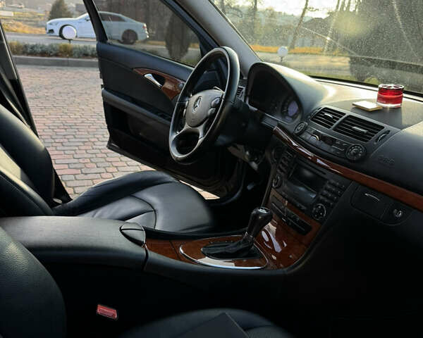 Чорний Мерседес Е-Клас, об'ємом двигуна 2.15 л та пробігом 380 тис. км за 10200 $, фото 34 на Automoto.ua