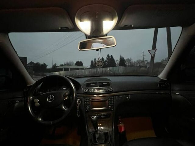 Черный Мерседес Е-Класс, объемом двигателя 2.1 л и пробегом 323 тыс. км за 7800 $, фото 8 на Automoto.ua