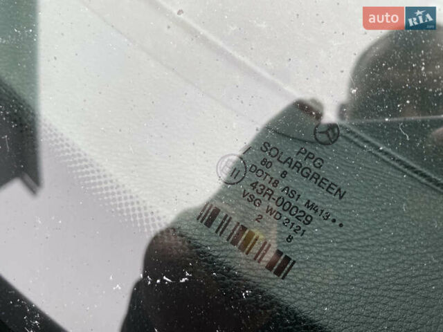 Черный Мерседес Е-Класс, объемом двигателя 2.2 л и пробегом 297 тыс. км за 8900 $, фото 14 на Automoto.ua