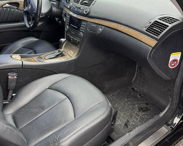 Черный Мерседес Е-Класс, объемом двигателя 3 л и пробегом 214 тыс. км за 8700 $, фото 9 на Automoto.ua