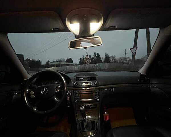 Черный Мерседес Е-Класс, объемом двигателя 2.15 л и пробегом 323 тыс. км за 7800 $, фото 8 на Automoto.ua