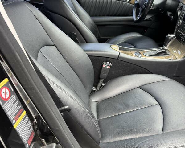 Черный Мерседес Е-Класс, объемом двигателя 3 л и пробегом 214 тыс. км за 8700 $, фото 10 на Automoto.ua