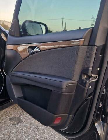 Чорний Мерседес Е-Клас, об'ємом двигуна 2.15 л та пробігом 263 тис. км за 9999 $, фото 15 на Automoto.ua