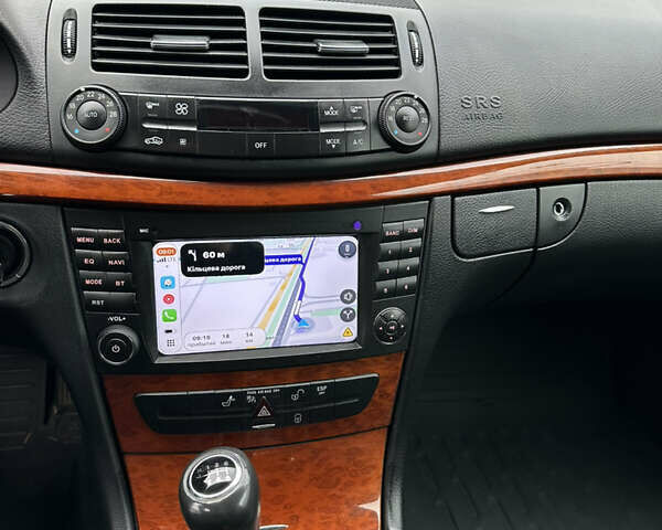 Черный Мерседес Е-Класс, объемом двигателя 1.8 л и пробегом 164 тыс. км за 9100 $, фото 5 на Automoto.ua
