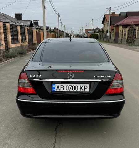 Чорний Мерседес Е-Клас, об'ємом двигуна 1.8 л та пробігом 125 тис. км за 10000 $, фото 4 на Automoto.ua
