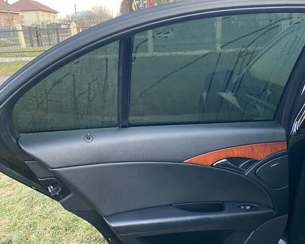 Чорний Мерседес Е-Клас, об'ємом двигуна 2.15 л та пробігом 329 тис. км за 8900 $, фото 13 на Automoto.ua