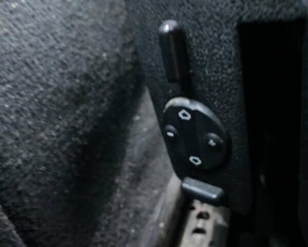 Чорний Мерседес Е-Клас, об'ємом двигуна 2.15 л та пробігом 329 тис. км за 8900 $, фото 16 на Automoto.ua