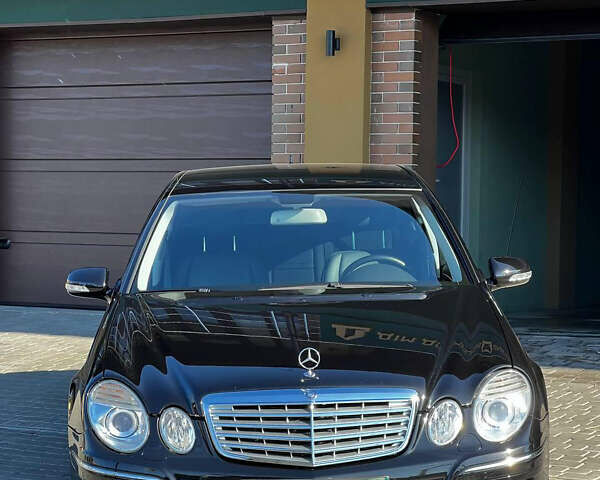 Черный Мерседес Е-Класс, объемом двигателя 3 л и пробегом 138 тыс. км за 15400 $, фото 5 на Automoto.ua