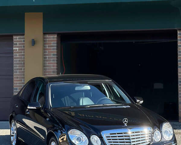 Черный Мерседес Е-Класс, объемом двигателя 3 л и пробегом 138 тыс. км за 15400 $, фото 2 на Automoto.ua