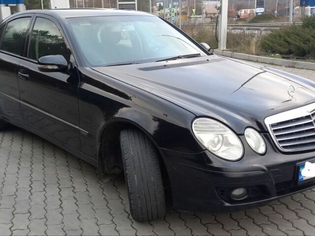 Черный Мерседес Е-Класс, объемом двигателя 2.2 л и пробегом 379 тыс. км за 7800 $, фото 1 на Automoto.ua
