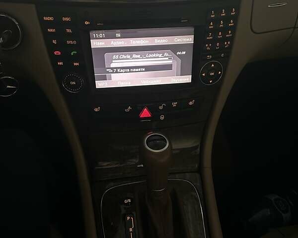 Черный Мерседес Е-Класс, объемом двигателя 3 л и пробегом 137 тыс. км за 10000 $, фото 22 на Automoto.ua