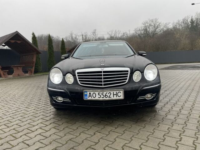 Черный Мерседес Е-Класс, объемом двигателя 2.1 л и пробегом 375 тыс. км за 8200 $, фото 7 на Automoto.ua