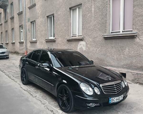Чорний Мерседес Е-Клас, об'ємом двигуна 3 л та пробігом 263 тис. км за 9700 $, фото 17 на Automoto.ua
