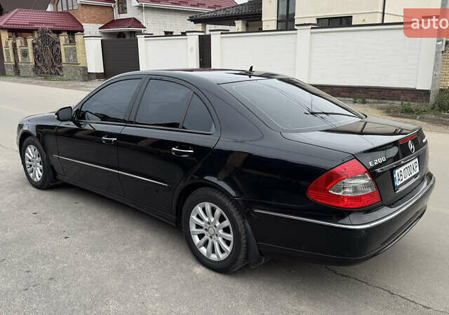 Чорний Мерседес Е-Клас, об'ємом двигуна 1.8 л та пробігом 125 тис. км за 10000 $, фото 5 на Automoto.ua