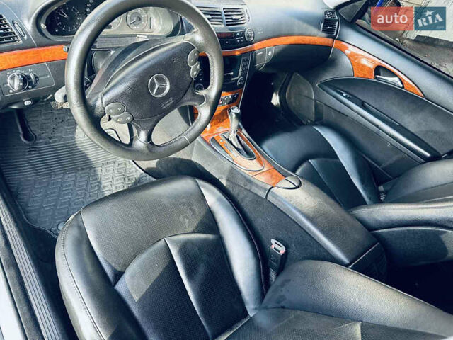 Черный Мерседес Е-Класс, объемом двигателя 2.15 л и пробегом 470 тыс. км за 7999 $, фото 9 на Automoto.ua