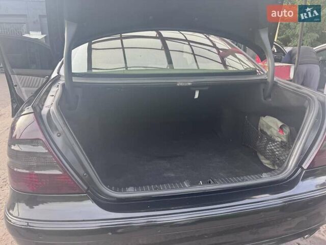 Чорний Мерседес Е-Клас, об'ємом двигуна 3.5 л та пробігом 312 тис. км за 6950 $, фото 40 на Automoto.ua