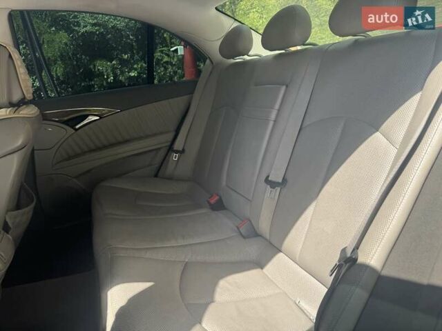 Чорний Мерседес Е-Клас, об'ємом двигуна 3.5 л та пробігом 312 тис. км за 6950 $, фото 34 на Automoto.ua