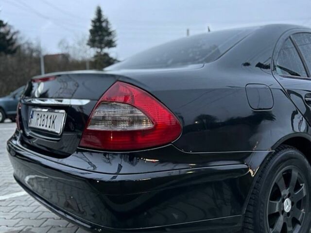 Черный Мерседес Е-Класс, объемом двигателя 2.1 л и пробегом 323 тыс. км за 7800 $, фото 6 на Automoto.ua