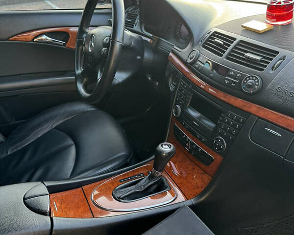 Чорний Мерседес Е-Клас, об'ємом двигуна 2.15 л та пробігом 380 тис. км за 10200 $, фото 20 на Automoto.ua