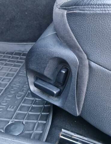 Чорний Мерседес Е-Клас, об'ємом двигуна 2.15 л та пробігом 263 тис. км за 9999 $, фото 25 на Automoto.ua