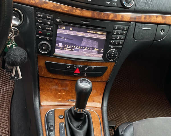 Черный Мерседес Е-Класс, объемом двигателя 2.2 л и пробегом 297 тыс. км за 8900 $, фото 9 на Automoto.ua