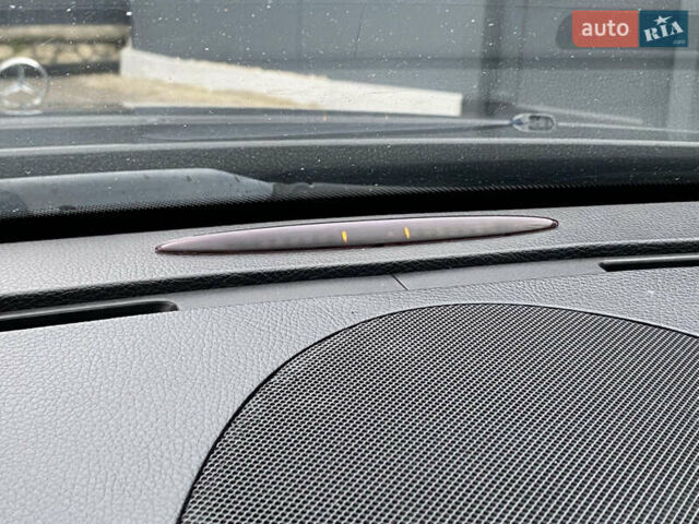 Черный Мерседес Е-Класс, объемом двигателя 2.2 л и пробегом 297 тыс. км за 8900 $, фото 28 на Automoto.ua