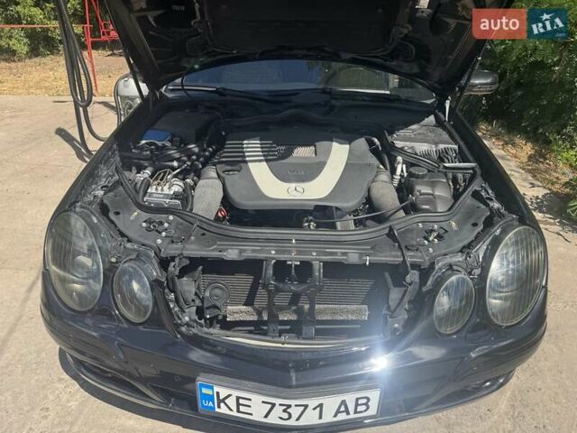Чорний Мерседес Е-Клас, об'ємом двигуна 3.5 л та пробігом 312 тис. км за 6950 $, фото 26 на Automoto.ua