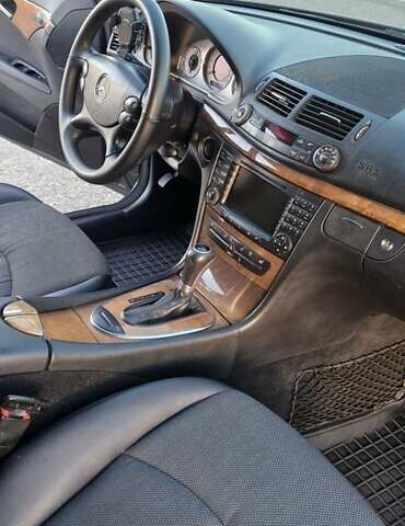 Чорний Мерседес Е-Клас, об'ємом двигуна 2.15 л та пробігом 263 тис. км за 9999 $, фото 11 на Automoto.ua