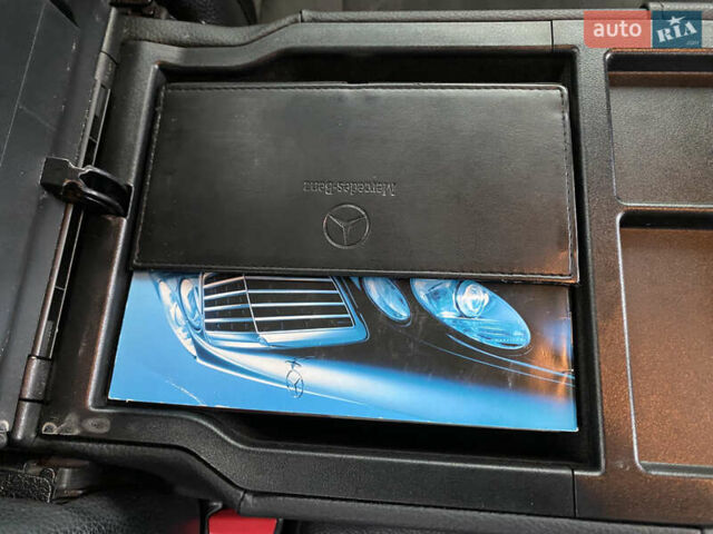 Черный Мерседес Е-Класс, объемом двигателя 2.2 л и пробегом 297 тыс. км за 8900 $, фото 22 на Automoto.ua