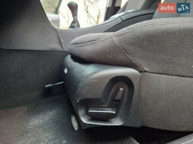 Чорний Мерседес Е-Клас, об'ємом двигуна 1.8 л та пробігом 340 тис. км за 8500 $, фото 16 на Automoto.ua