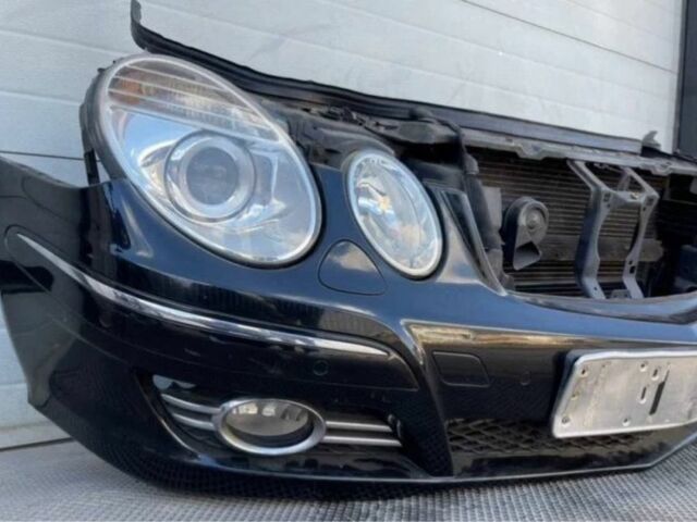 Черный Мерседес Е-Класс, объемом двигателя 0 л и пробегом 200 тыс. км за 350 $, фото 1 на Automoto.ua