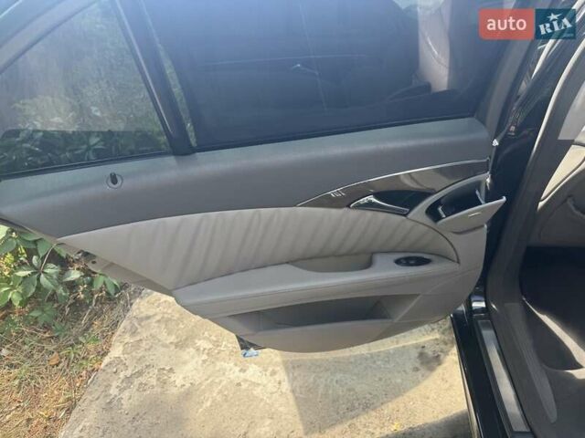 Чорний Мерседес Е-Клас, об'ємом двигуна 3.5 л та пробігом 312 тис. км за 6950 $, фото 36 на Automoto.ua