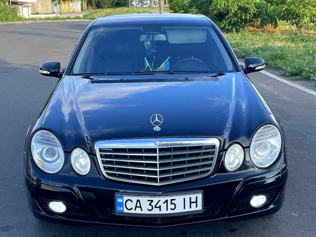 Чорний Мерседес Е-Клас, об'ємом двигуна 2.1 л та пробігом 275 тис. км за 7250 $, фото 1 на Automoto.ua