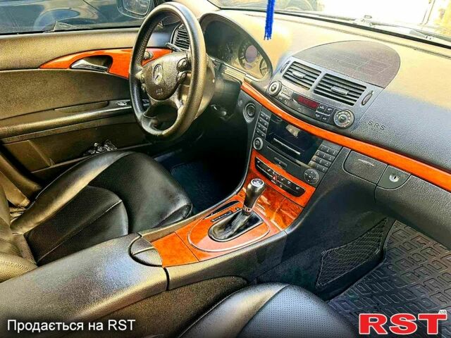 Чорний Мерседес Е-Клас, об'ємом двигуна 2.1 л та пробігом 0 тис. км за 7500 $, фото 3 на Automoto.ua