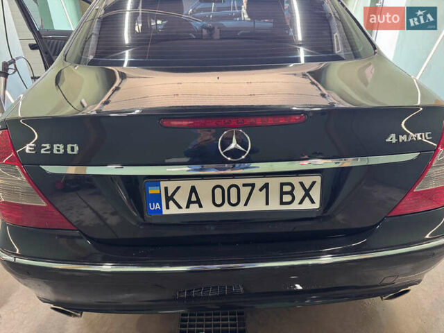 Черный Мерседес Е-Класс, объемом двигателя 3 л и пробегом 138 тыс. км за 15400 $, фото 9 на Automoto.ua